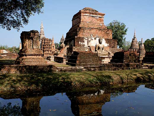 Zlaté město Ayutthaya: Tady těžkou techniku nahradili sloni